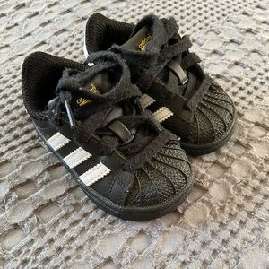 Infant Superstar Adidas size 4c